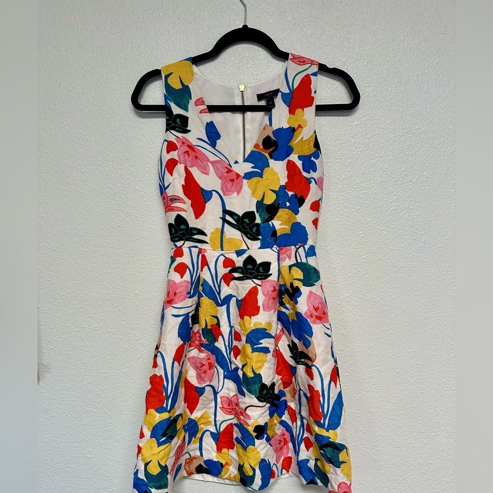 Floral V-Neck Sleeveless Dress in Multi